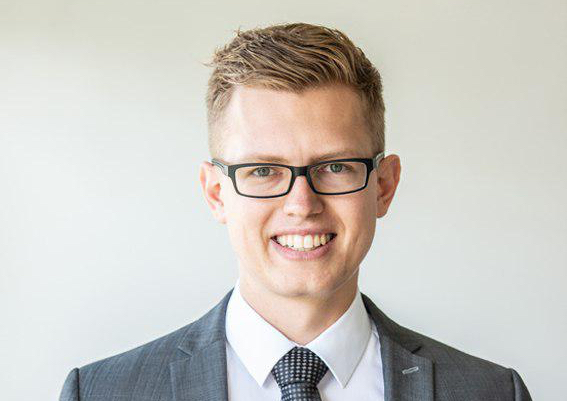 MMag. Dr. Linus Mähr